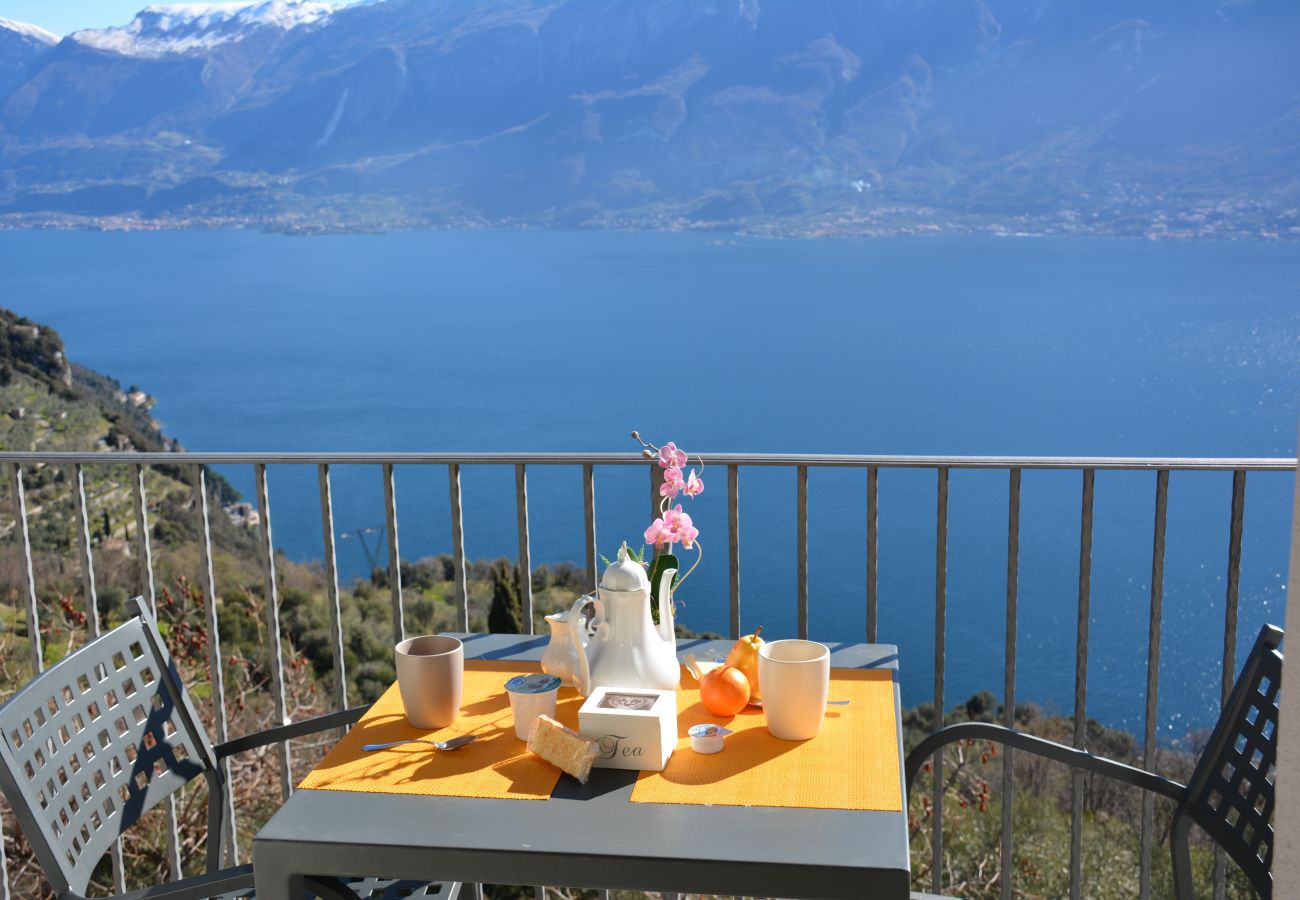 Apartament w Tignale - Albicocca: vista lago, natura e relax