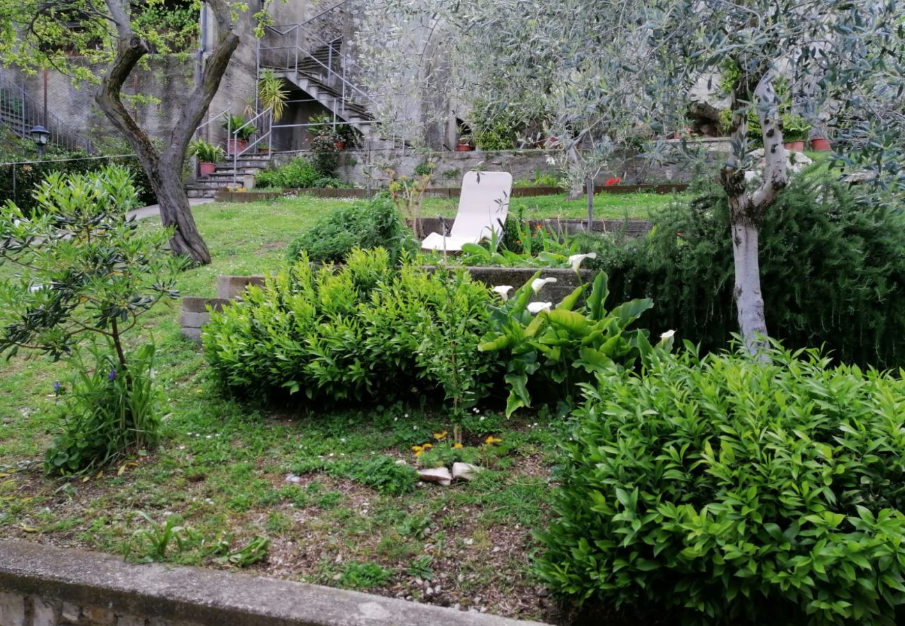 Apartament w Tignale - Albicocca: vista lago, natura e relax