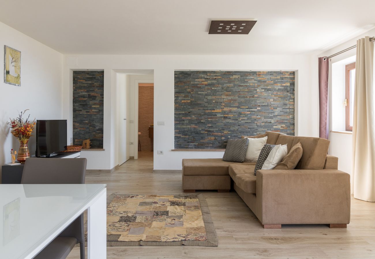 Dom w Tignale - Malga Mary: nel verde con piscina solo per voi ed i proprietari