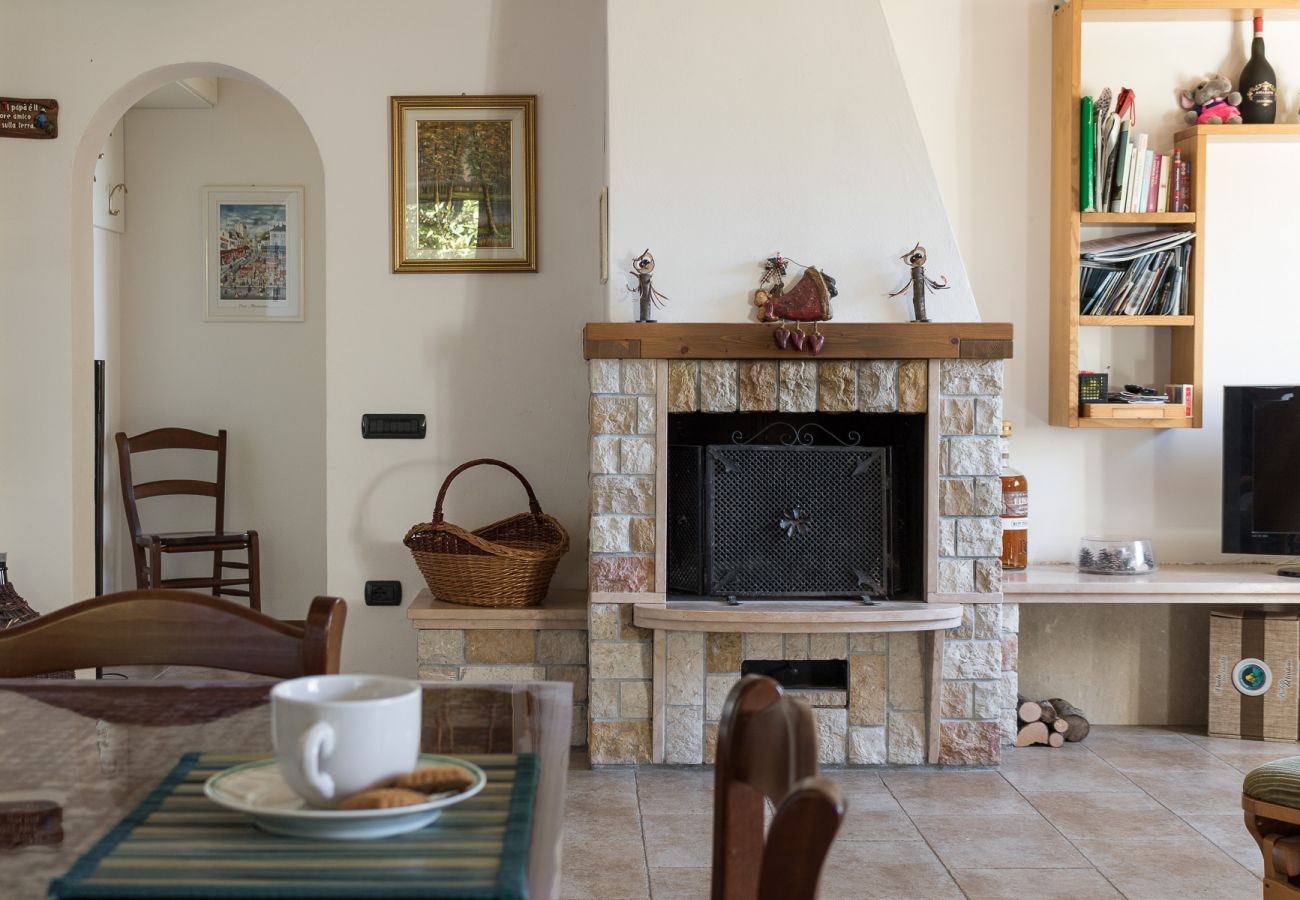 Dom w Tignale - Malga Mary: nel verde con piscina solo per voi ed i proprietari