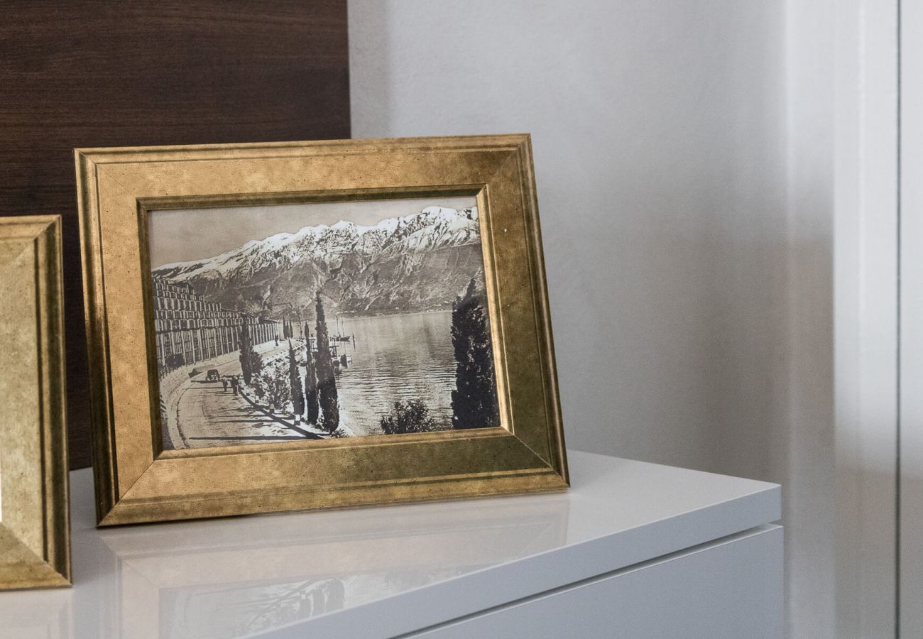 Apartament w Tignale - Rustico Minichèto - La Vigna: curato nei dettagli con balcone vista lago