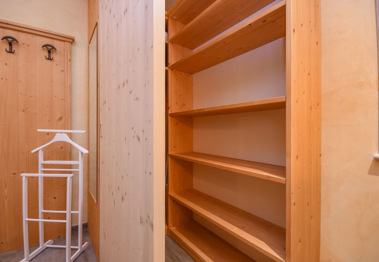 Apartament w Tignale - Conte, con grande balcone vista lago