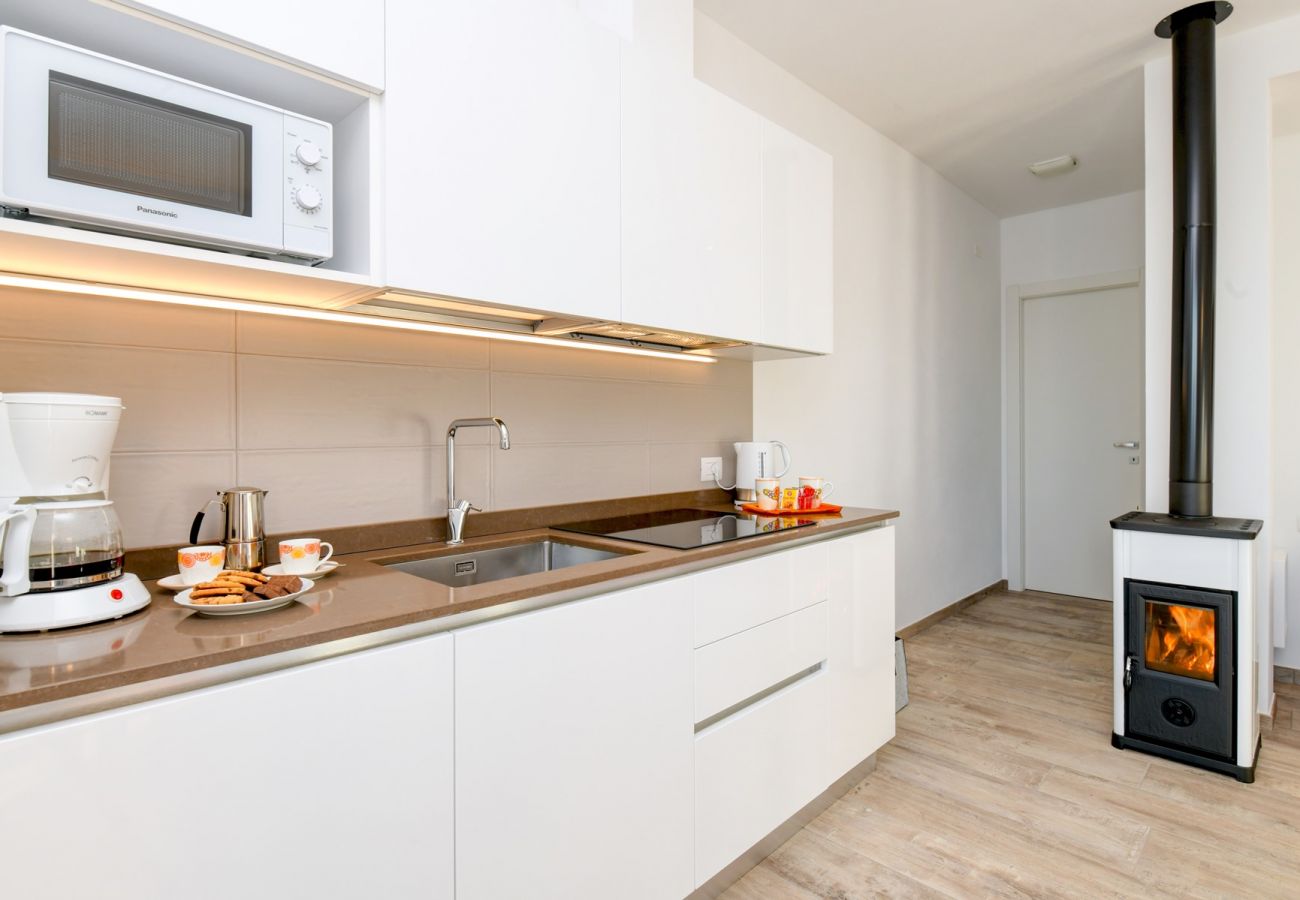 Apartament w Tignale - Orange House con meravigliosa vista lago