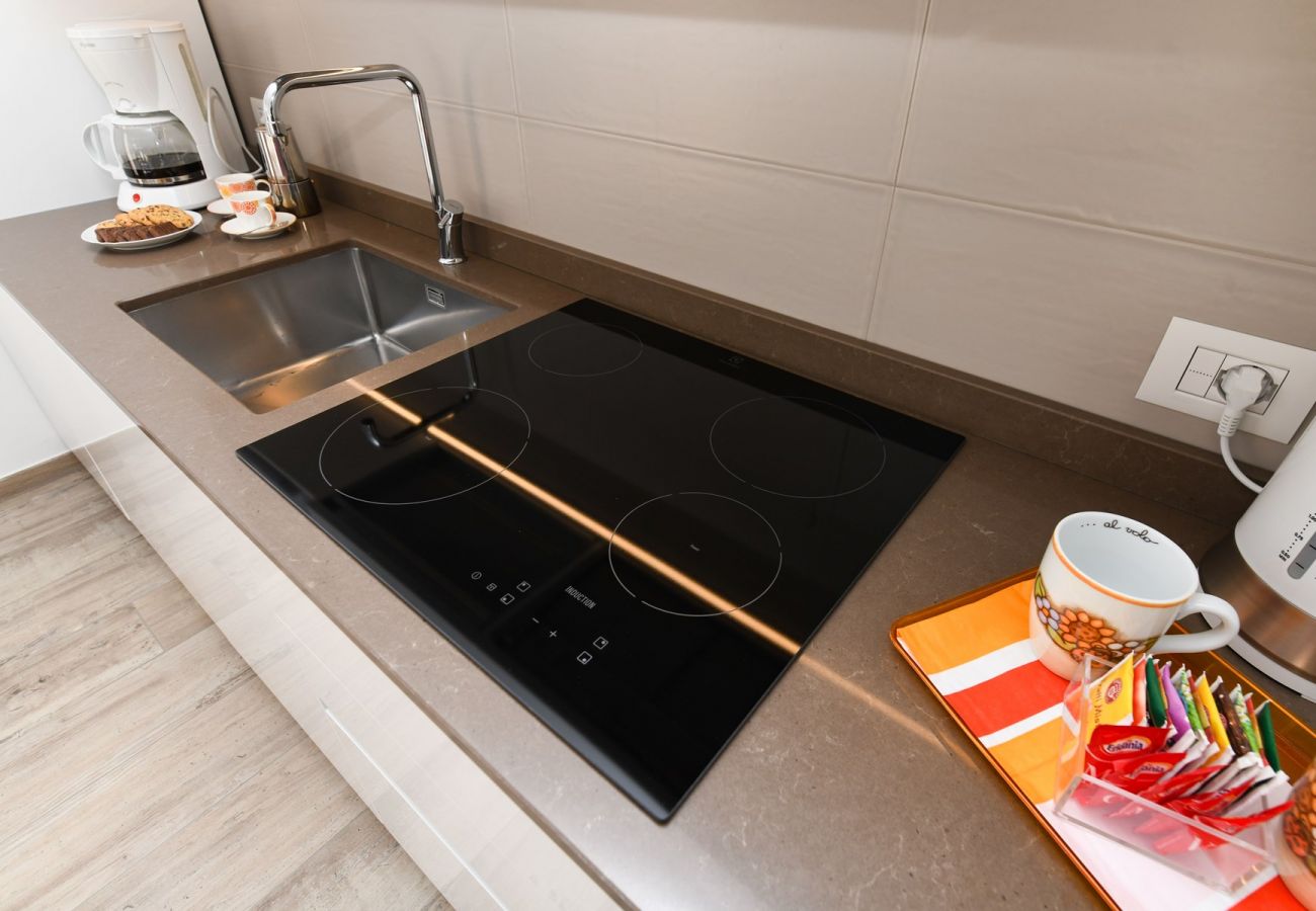 Apartament w Tignale - Orange House con meravigliosa vista lago