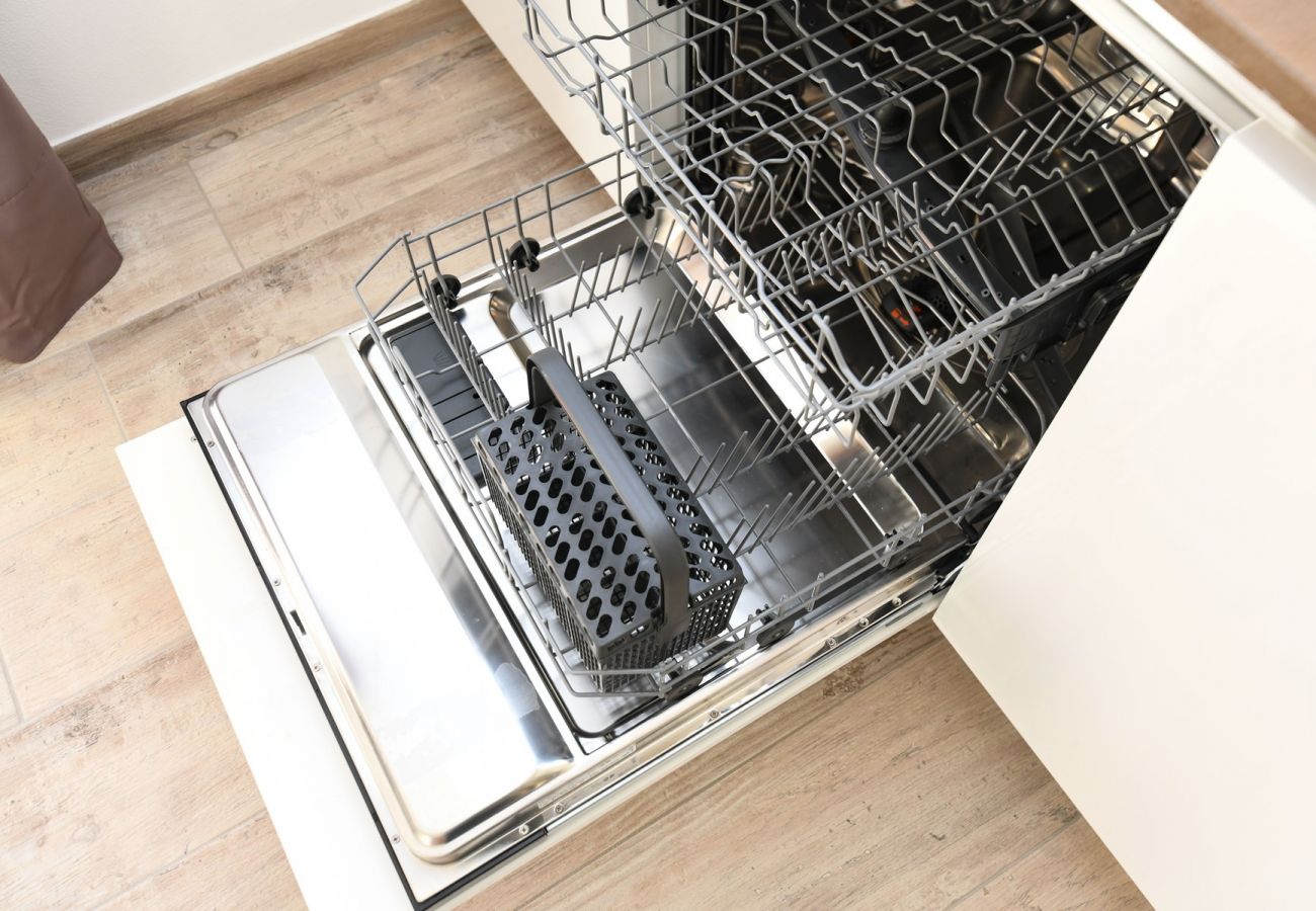 Apartament w Tignale - Orange House con meravigliosa vista lago