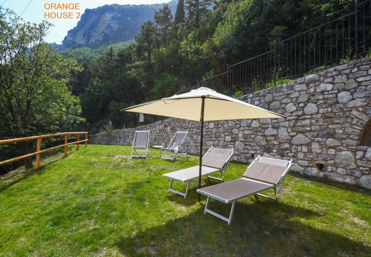 Apartament w Tignale - Orange House con meravigliosa vista lago