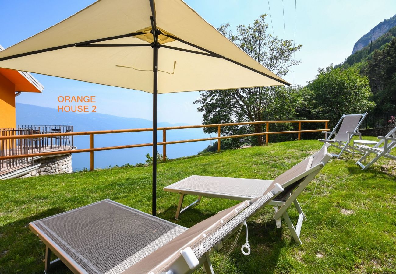 Apartament w Tignale - Orange House con meravigliosa vista lago