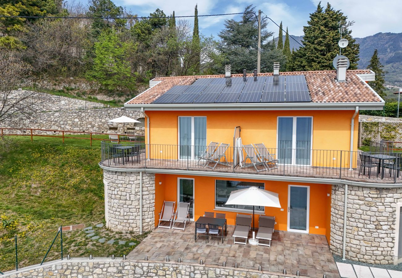 Apartament w Tignale - Orange House con meravigliosa vista lago