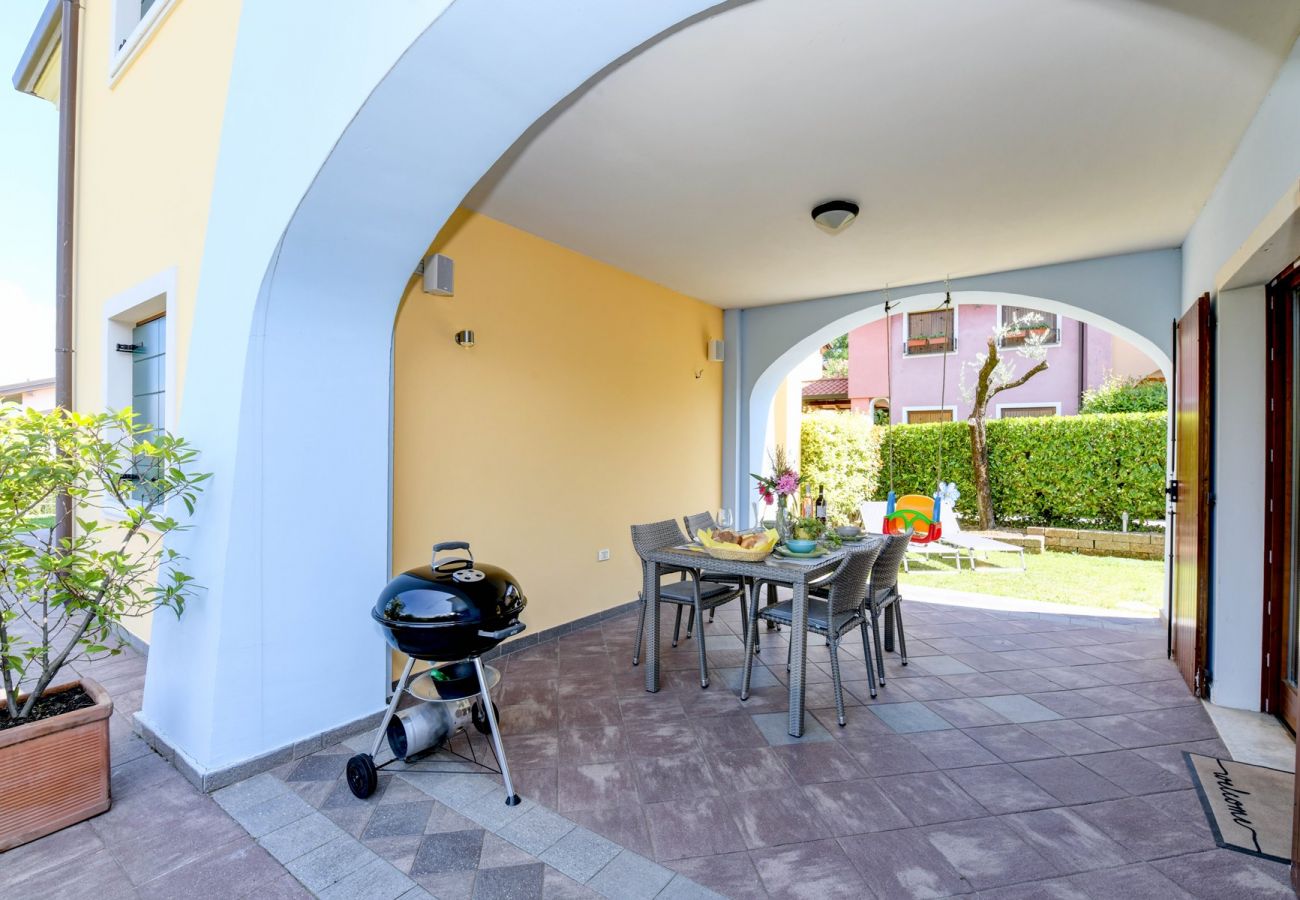 Dom w Manerba del Garda - Villa rosa, spaziosa casa con piscina in comune