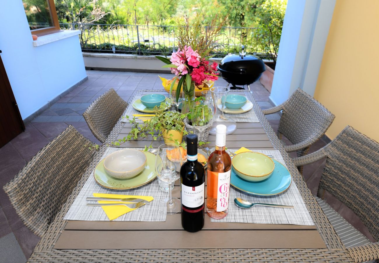 Dom w Manerba del Garda - Villa rosa, spaziosa casa con piscina in comune