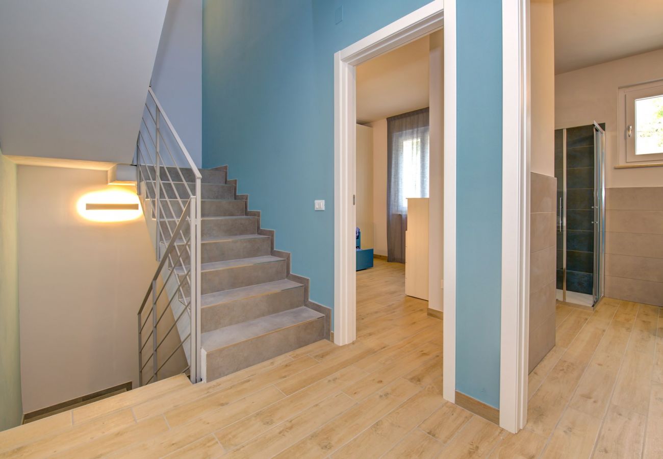 Willa w Toscolano-Maderno - Le Casette - Leccino con vista lago, piscina e jacuzzi