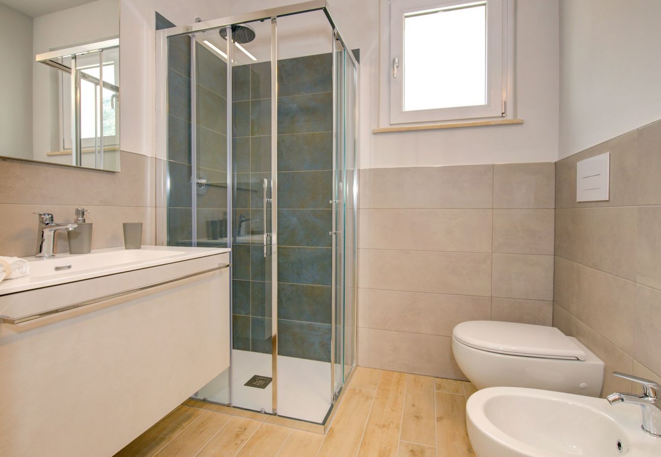 Willa w Toscolano-Maderno - Le Casette - Leccino con vista lago, piscina e jacuzzi