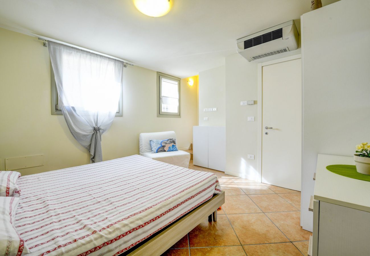 Apartament w Manerba del Garda - Casa della Romantica con piscina a pochi passi dal lago