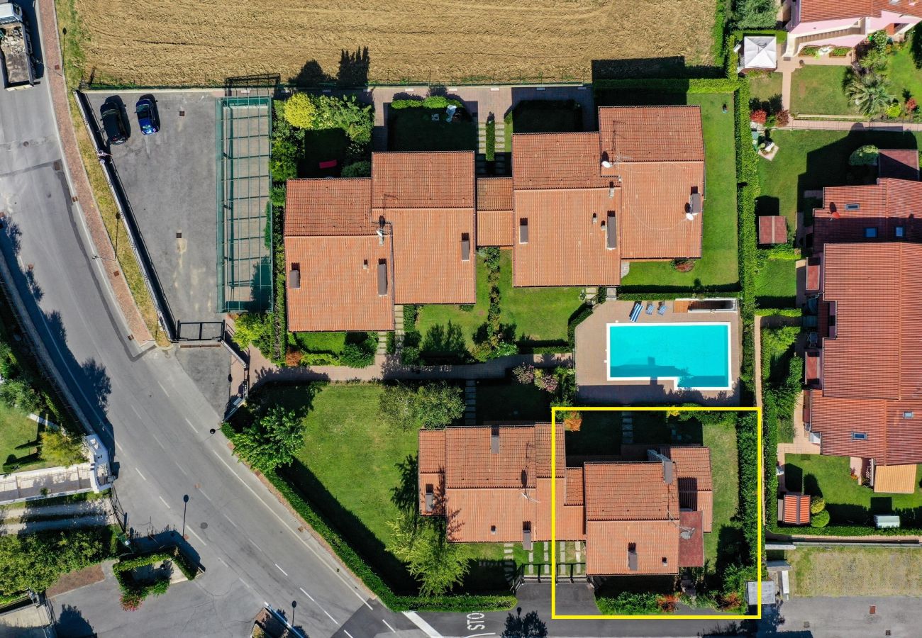 Chalet w Manerba del Garda - Home & Garden con piscina e vicina al lago