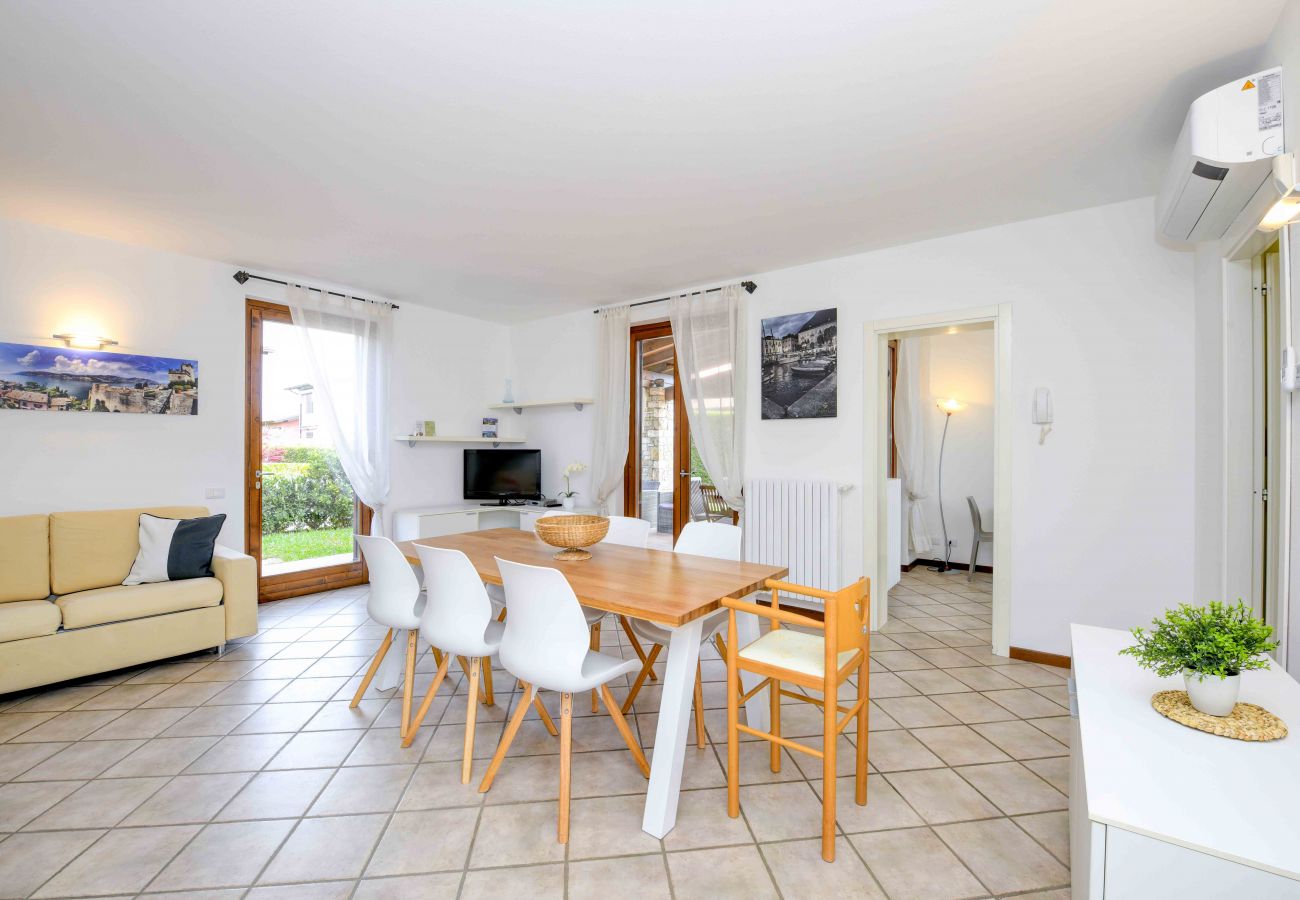 Chalet w Manerba del Garda - Home & Garden con piscina e vicina al lago