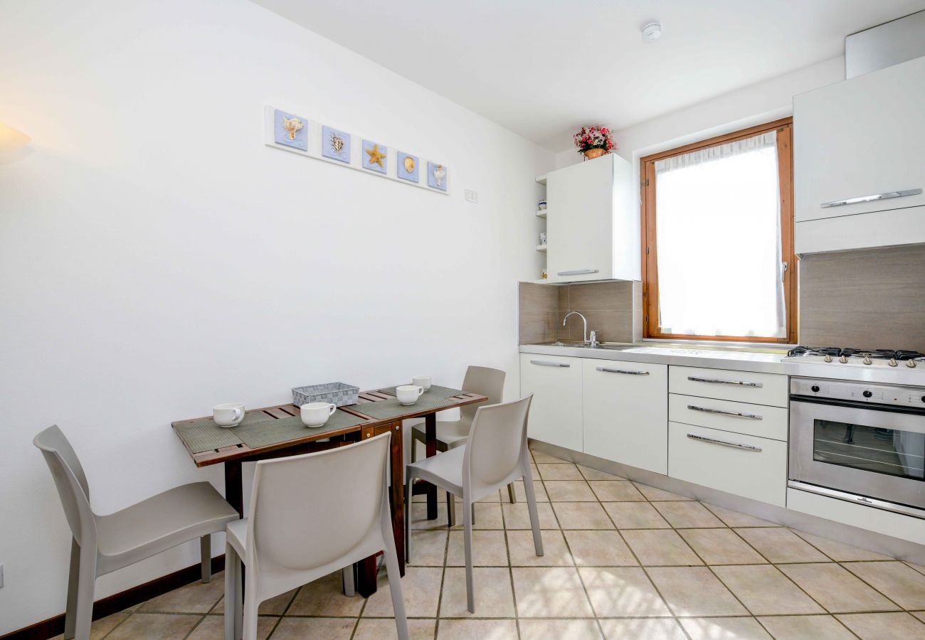 Chalet w Manerba del Garda - Home & Garden con piscina e vicina al lago