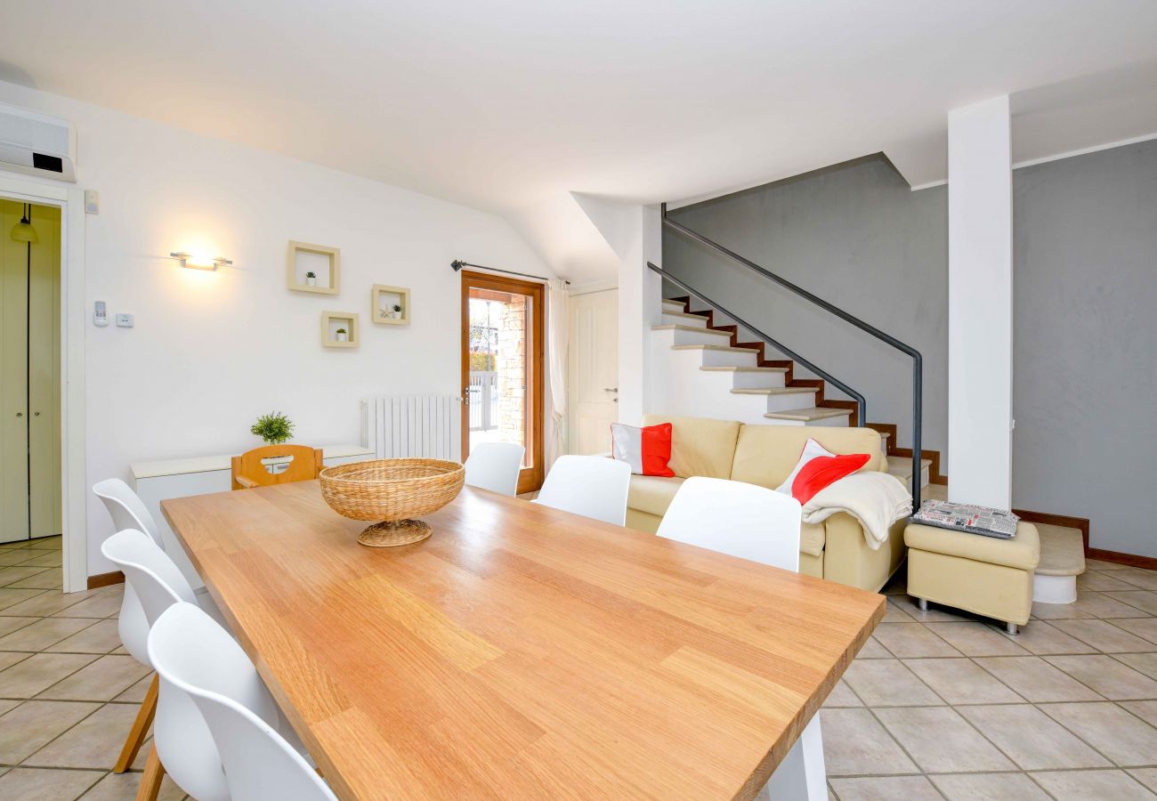 Chalet w Manerba del Garda - Home & Garden con piscina e vicina al lago