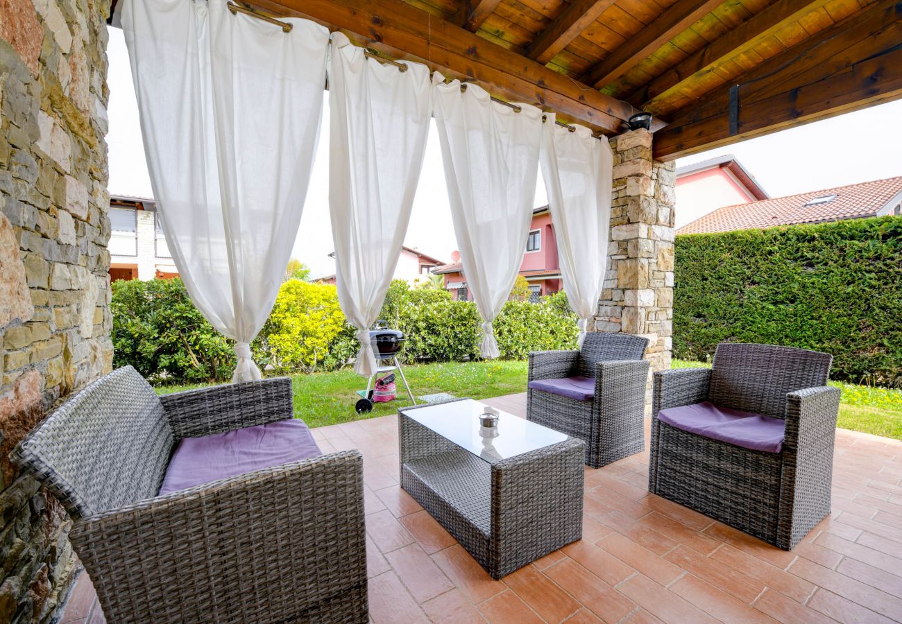 Chalet w Manerba del Garda - Home & Garden con piscina e vicina al lago