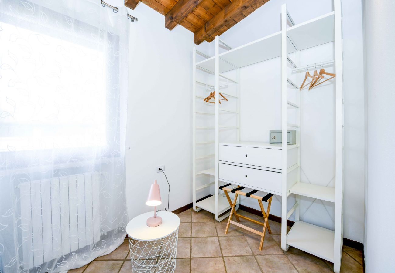 Chalet w Manerba del Garda - Home & Garden con piscina e vicina al lago