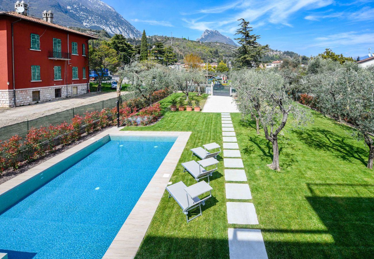 Apartament w Toscolano-Maderno - Maison Bellini: a due passi dal lago con piscina
