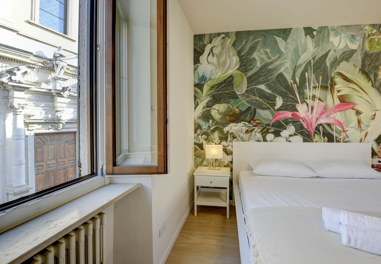 Apartament w Desenzano del Garda - Desenzanoloft Apa Dom 