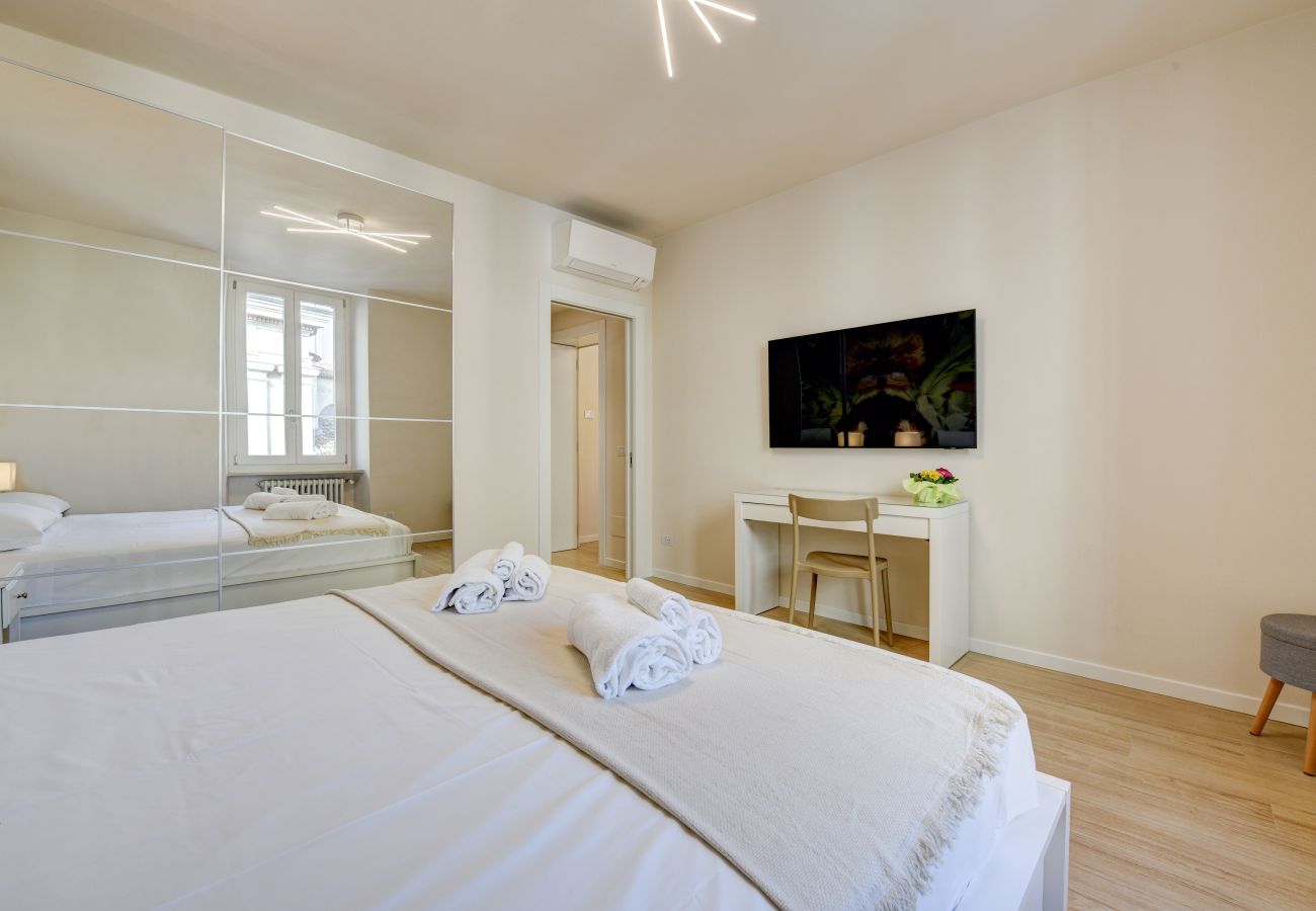 Apartament w Desenzano del Garda - Desenzanoloft Apa Dom 