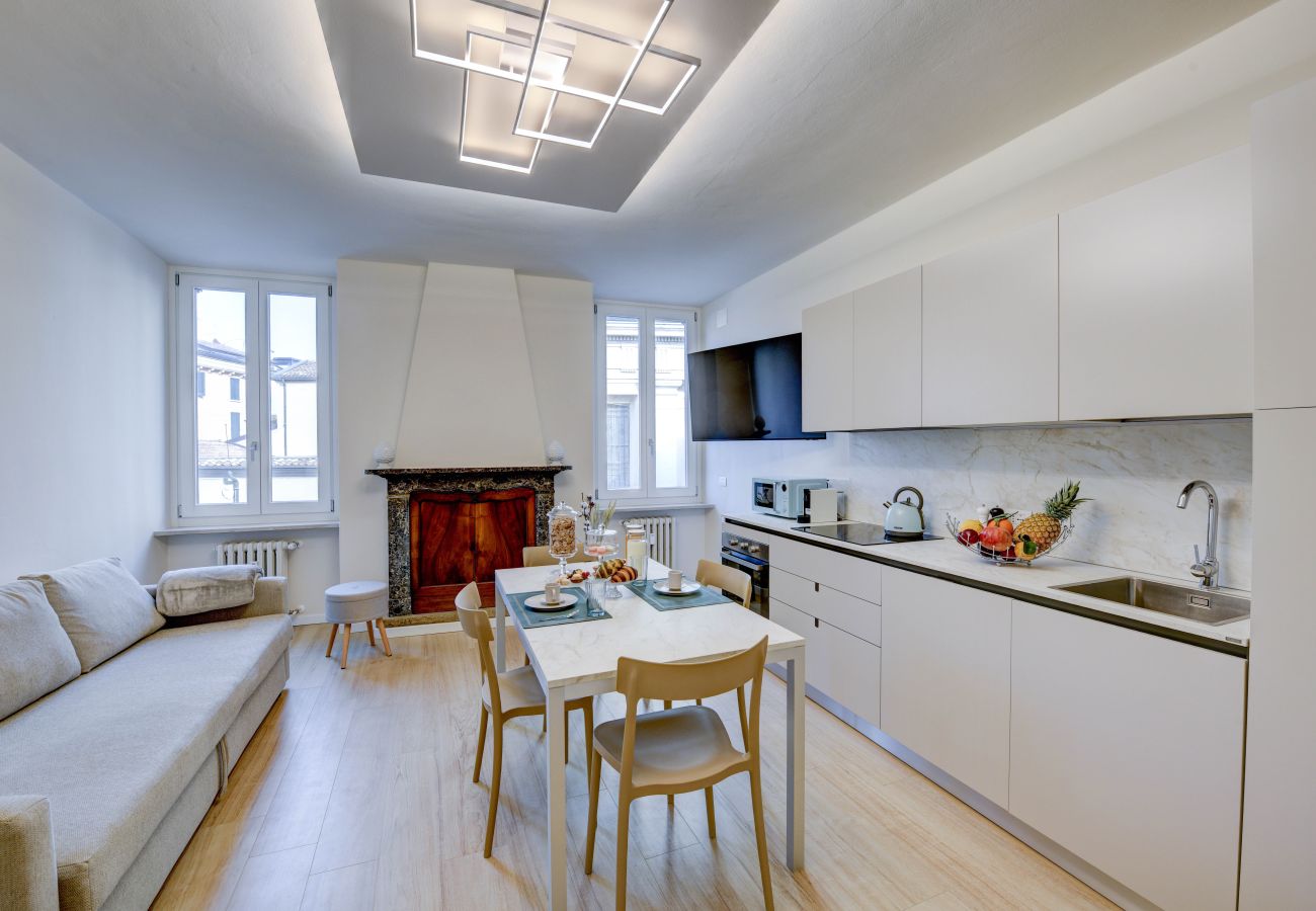 Apartament w Desenzano del Garda - Desenzanoloft Apa Dom 