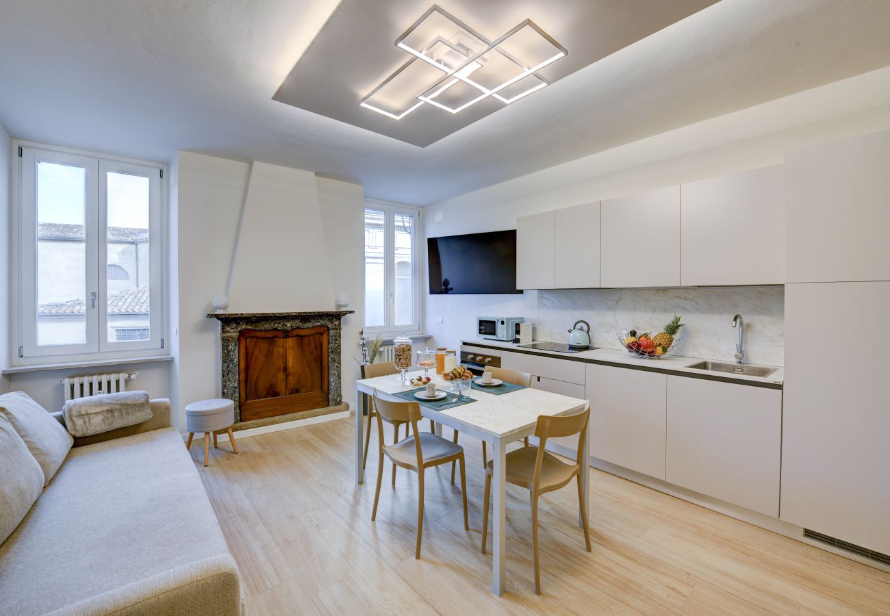 Apartament w Desenzano del Garda - Desenzanoloft Apa Dom 