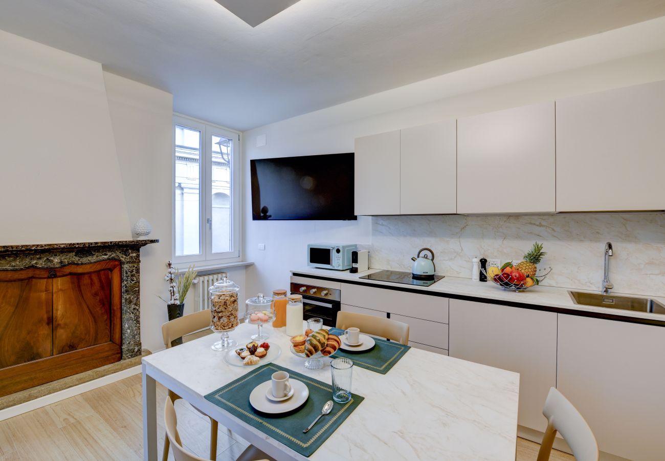 Apartament w Desenzano del Garda - Desenzanoloft Apa Dom 