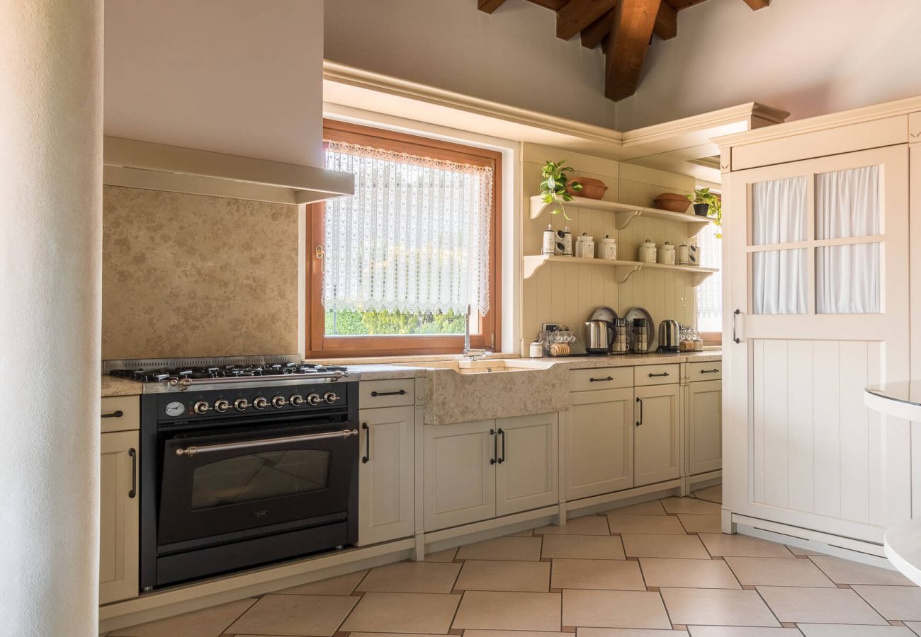 Willa w Manerba del Garda - Villa di Lusso Oleander con piscina privata