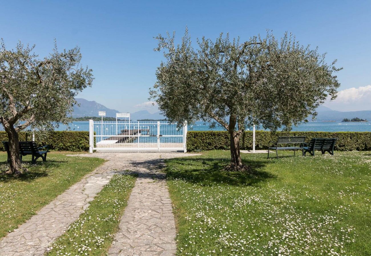 Apartament w Manerba del Garda - Il Professore: appartamento fronte lago