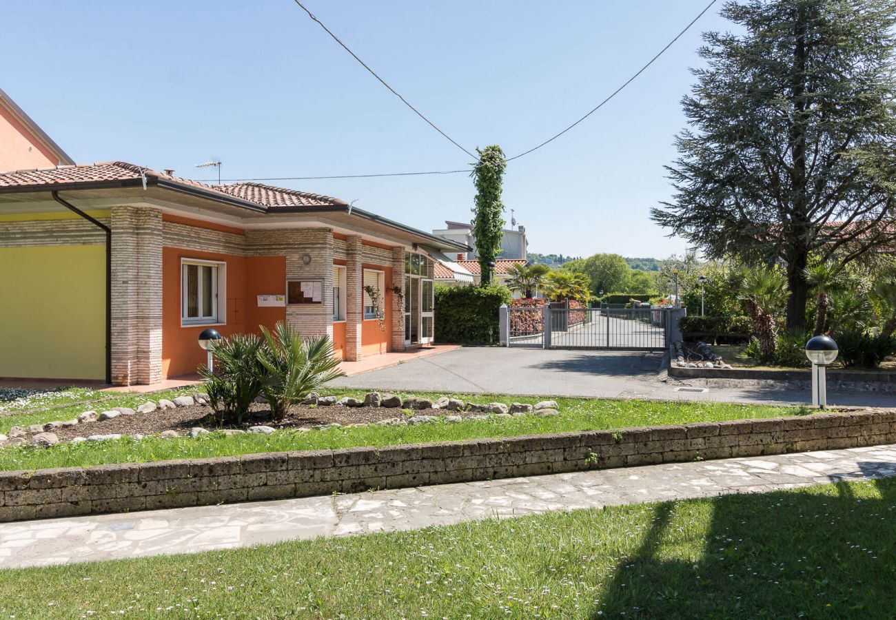 Apartament w Manerba del Garda - Il Professore: appartamento fronte lago