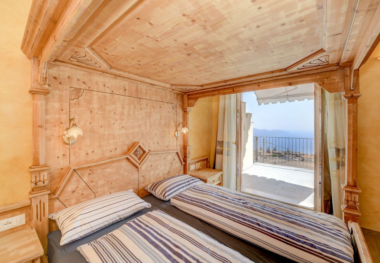 Apartament w Tignale - Appartamento Regina con vista lago e sauna privata