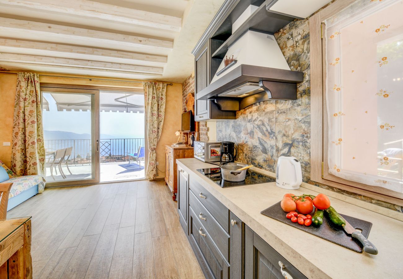 Apartament w Tignale - Appartamento Regina con vista lago e sauna privata