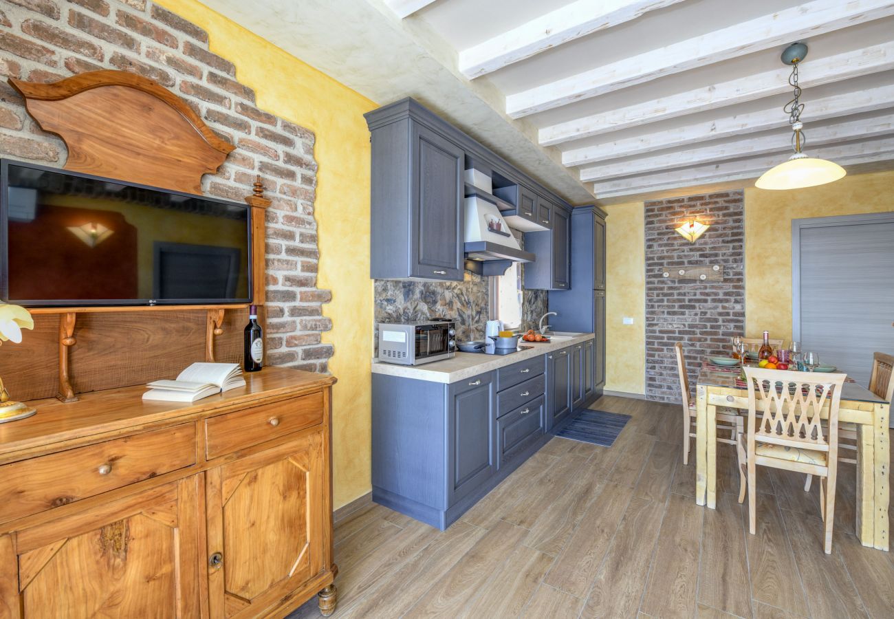 Apartament w Tignale - Appartamento Regina con vista lago e sauna privata