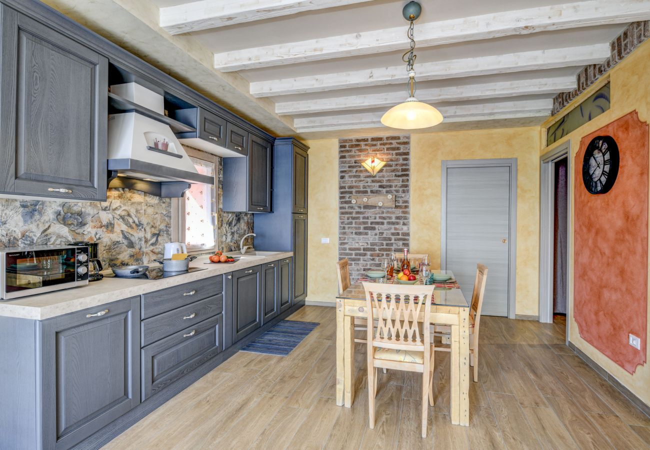 Apartament w Tignale - Appartamento Regina con vista lago e sauna privata