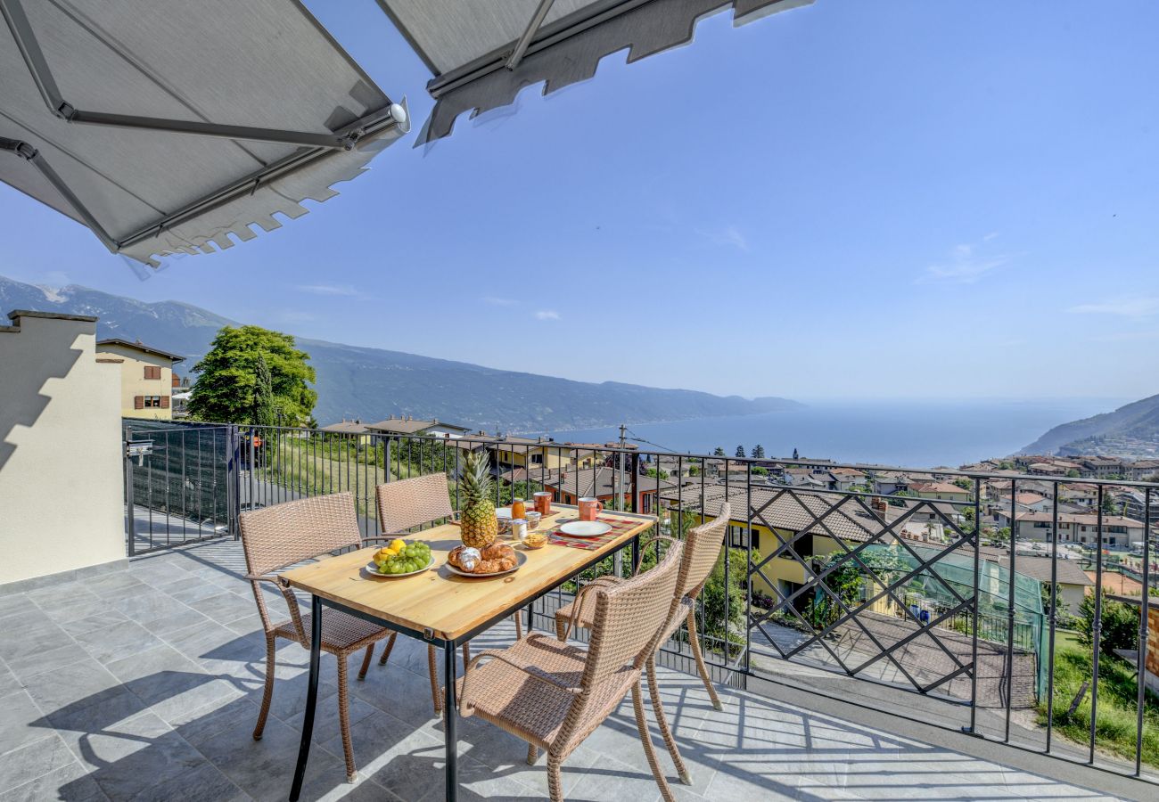 Apartament w Tignale - Appartamento Regina con vista lago e sauna privata