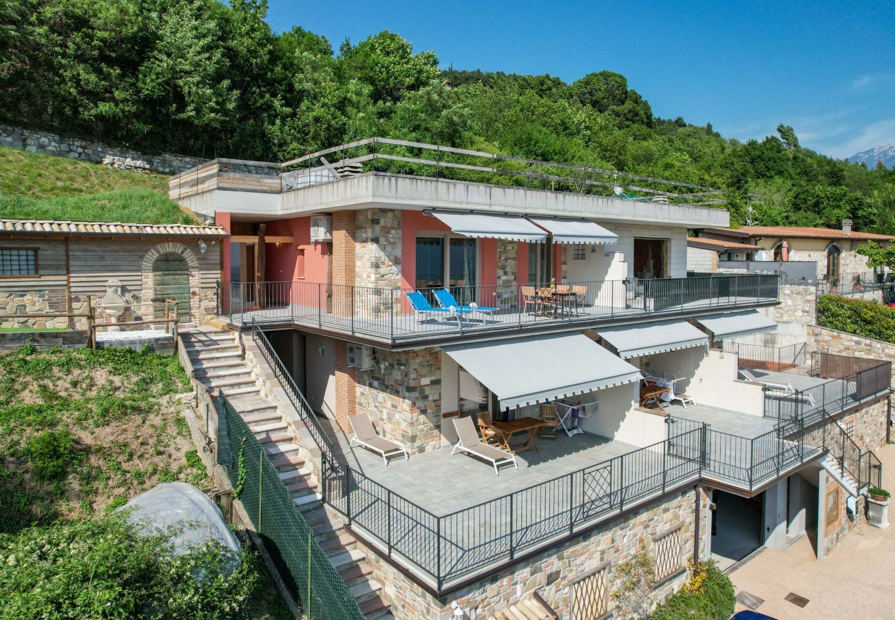 Apartament w Tignale - Appartamento Regina con vista lago e sauna privata