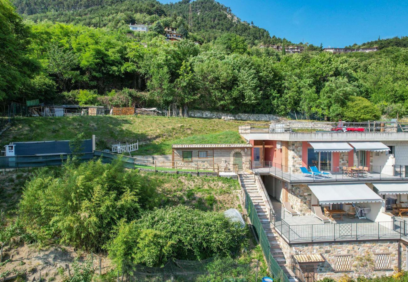 Apartament w Tignale - Appartamento Regina con vista lago e sauna privata