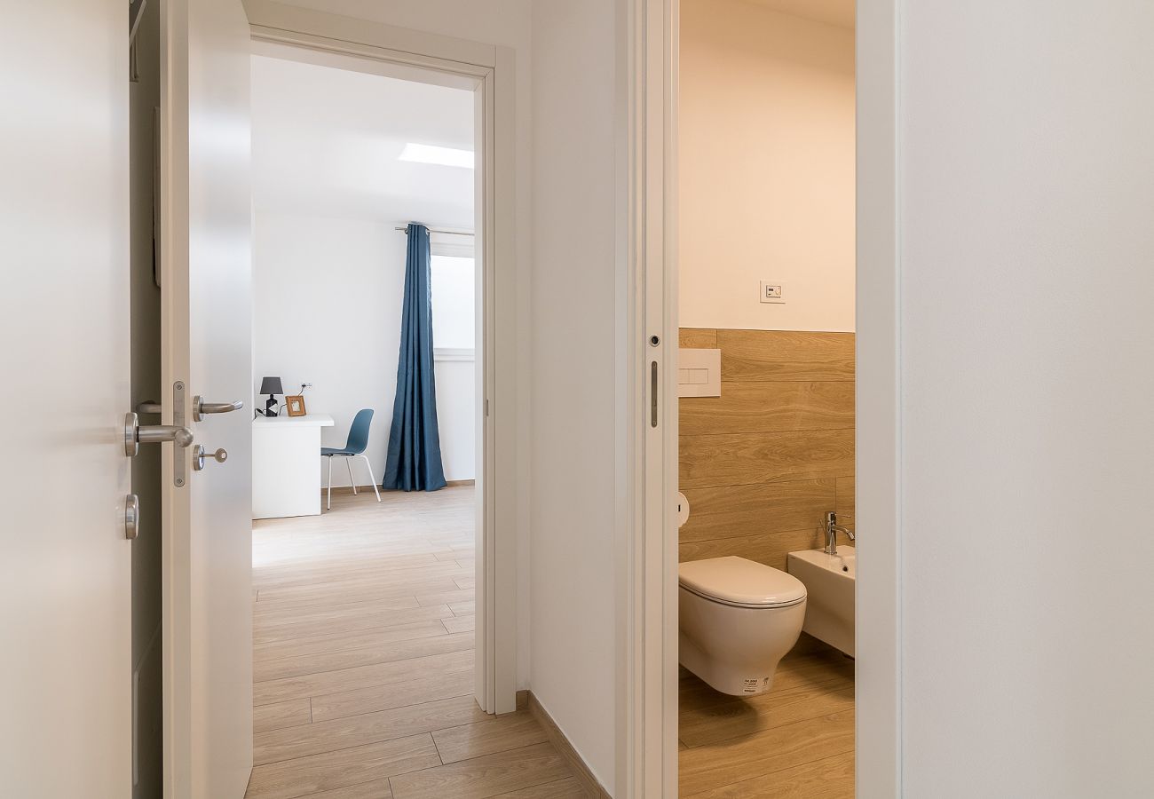 Apartament w Tignale - Orange House Relax con Jacuzzi