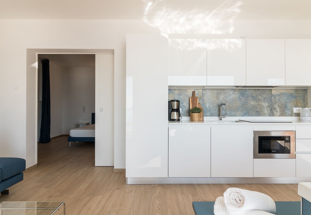 Apartament w Tignale - Orange House Relax con Jacuzzi