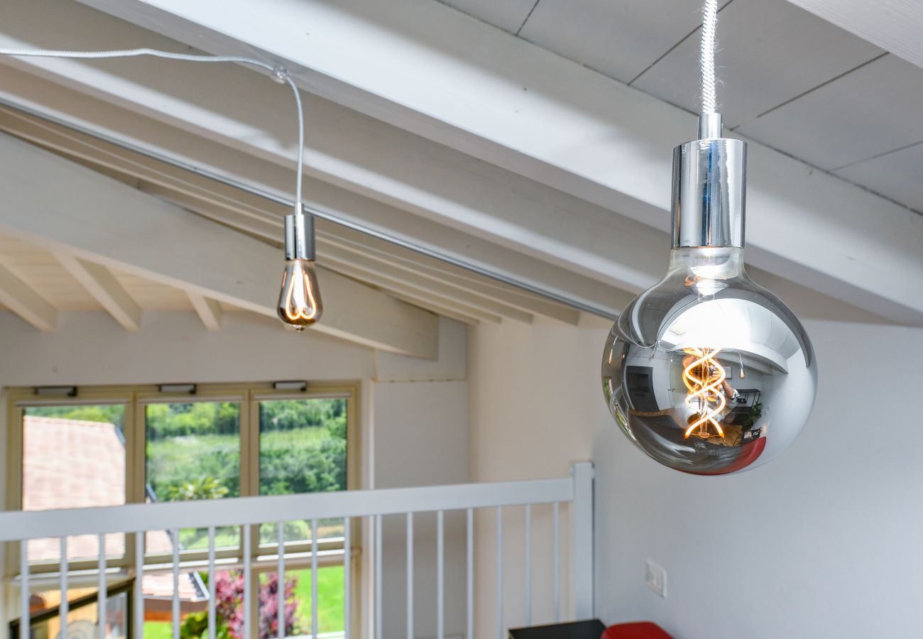 Apartament w Puegnago sul Garda - Loft La Torretta con vista lago e piscina