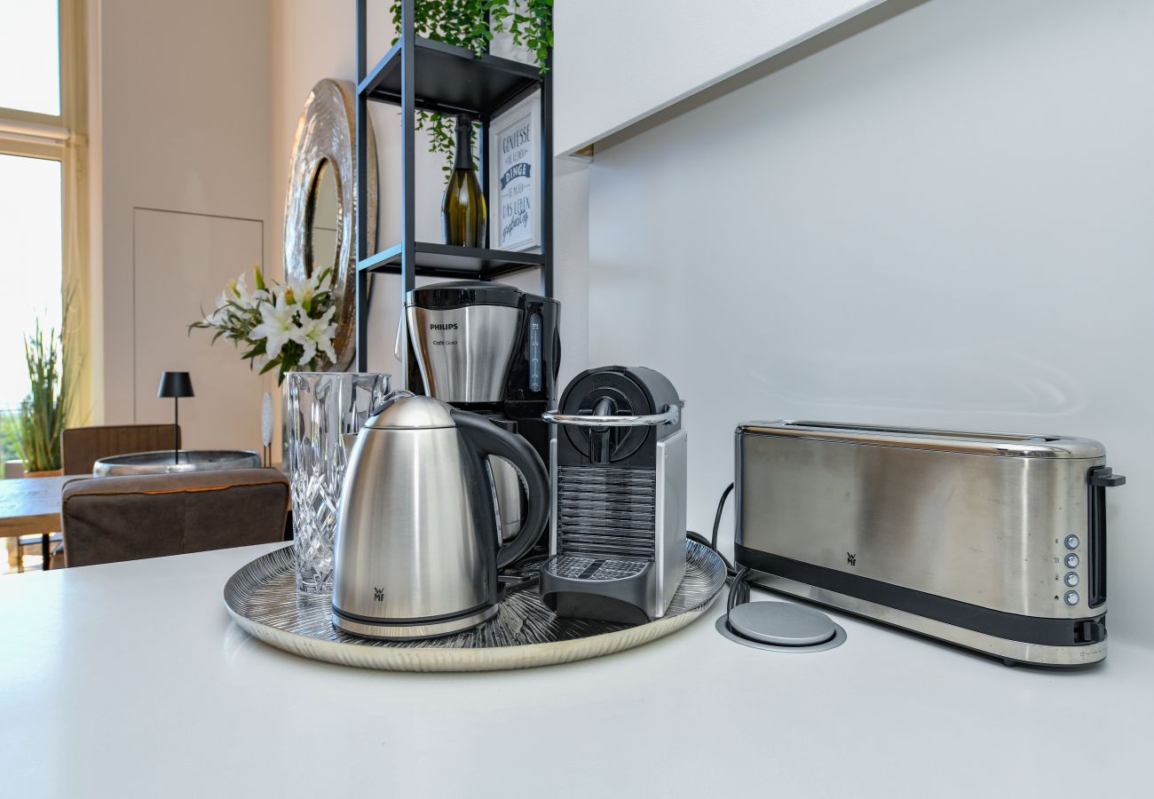 Apartament w Puegnago sul Garda - Loft La Torretta con vista lago e piscina