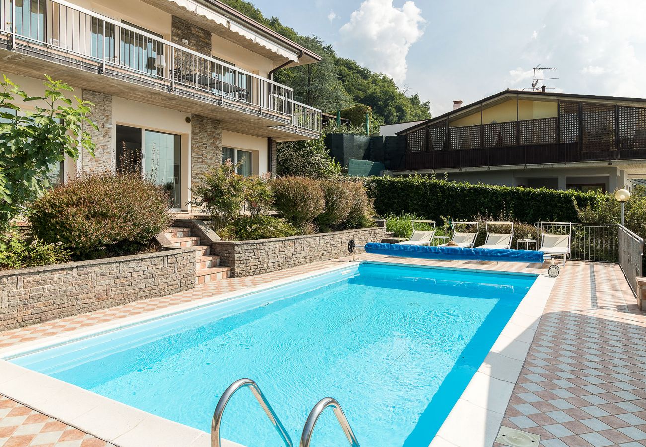 Willa w Villanuova sul Clisi - Villa Montagne e Lago con vista spettacolare e piscina privata