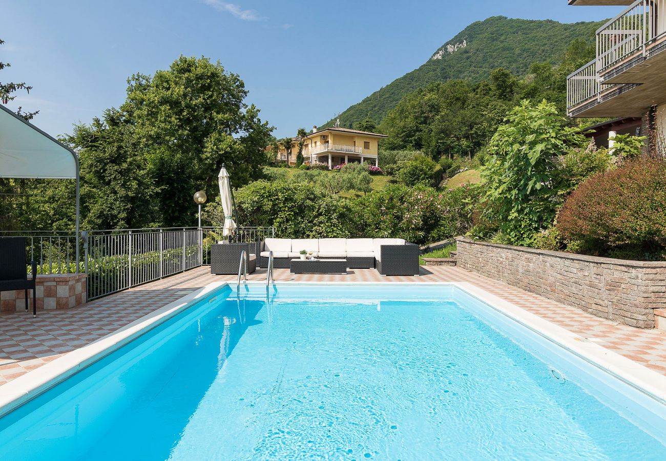 Willa w Villanuova sul Clisi - Villa Montagne e Lago con vista spettacolare e piscina privata