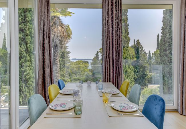 Apartament w Gardone Riviera - Appartamento Diamante con vista lago e piscina