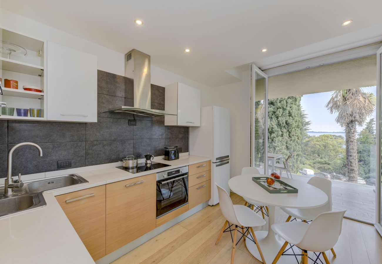 Apartament w Gardone Riviera - Appartamento Diamante con vista lago e piscina