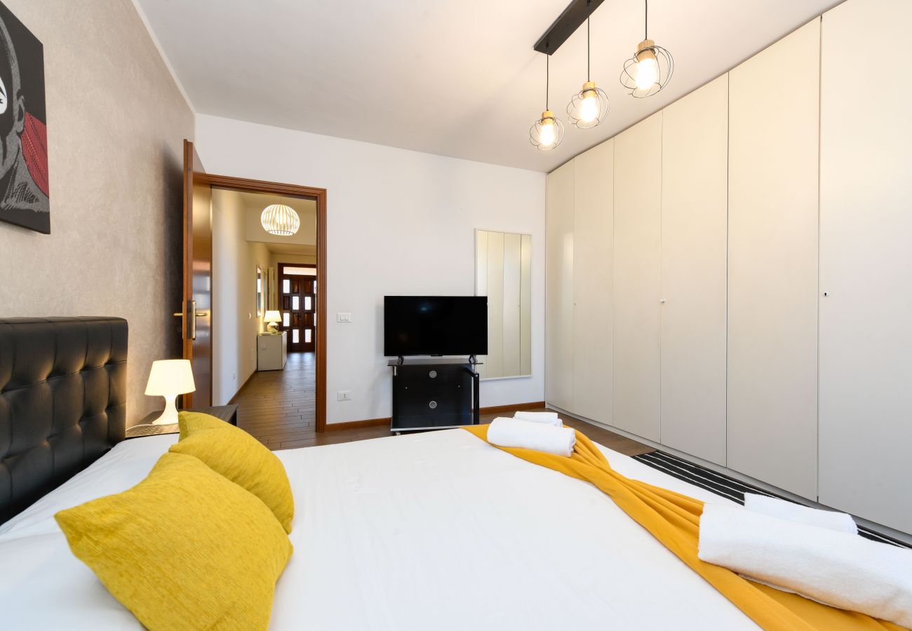 Apartament w Peschiera del Garda - Desenzanoloft Casa degli Artisti 