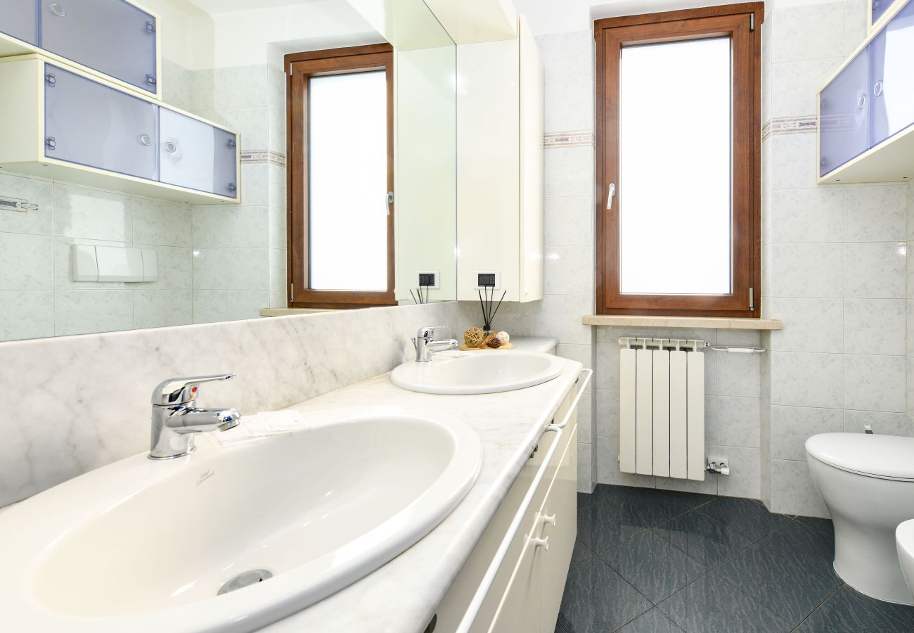 Apartament w Peschiera del Garda - Desenzanoloft Lighthouse Apartment