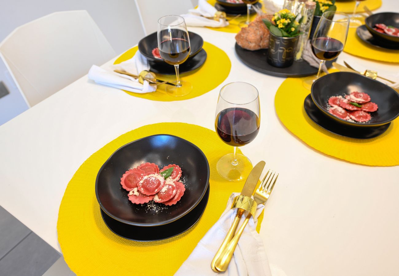 Apartament w Peschiera del Garda - Desenzanoloft Lighthouse Apartment